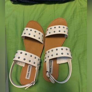 Steve Madden Azalea Women's Studded
Flat Sandals size 9